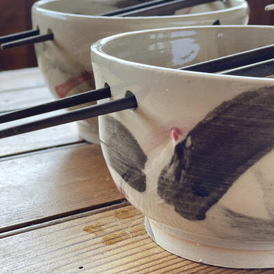 2-Amanda Farrant-Stonware noodle bowls with slip decoration